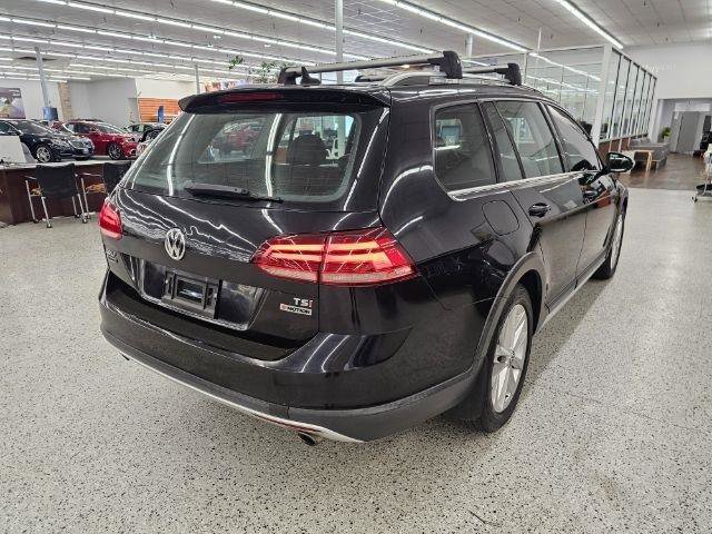 Used 2018 Volkswagen Golf Alltrack S image 4