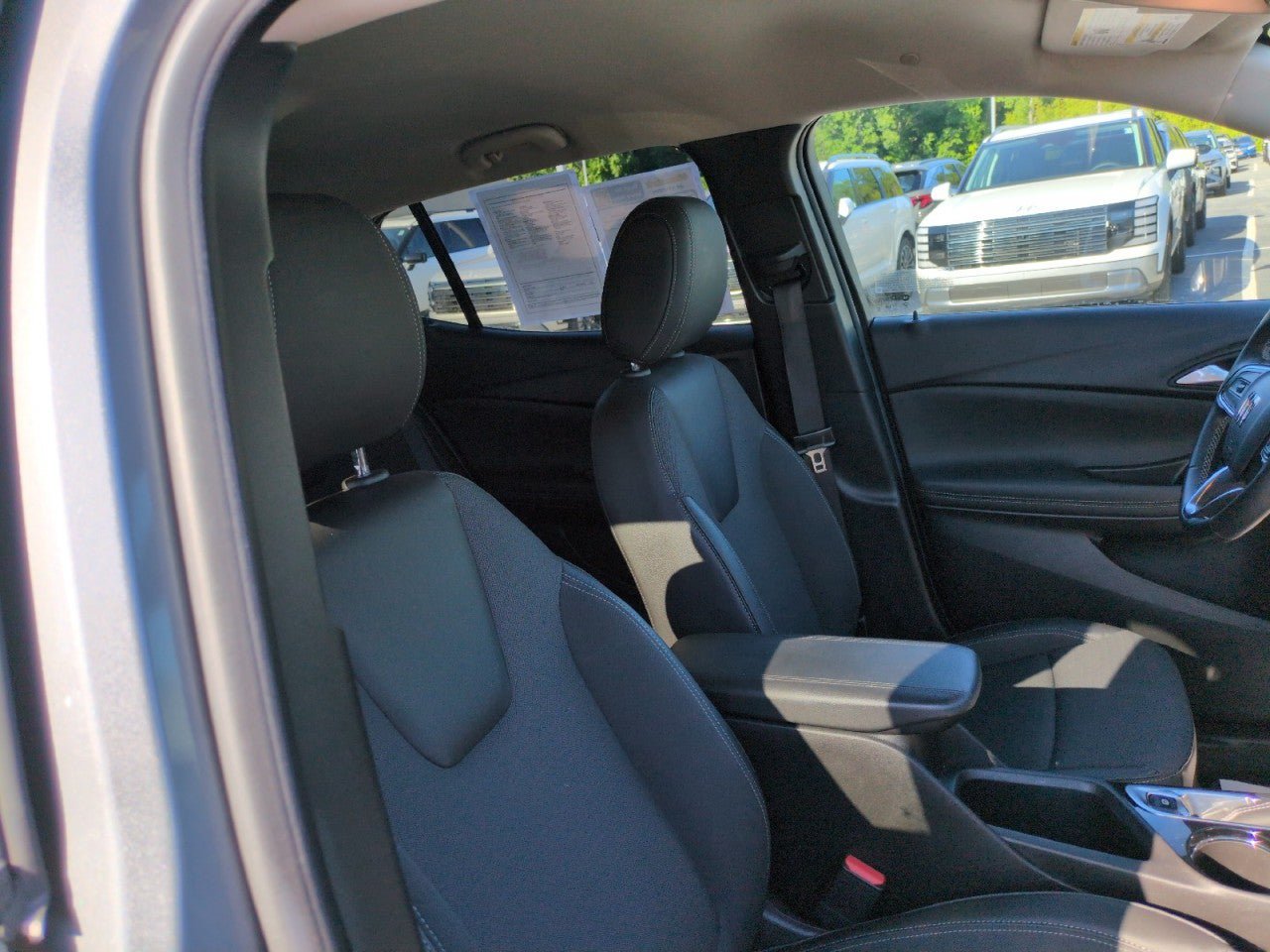 Used 2024 Buick Encore GX Preferred FWD image 31