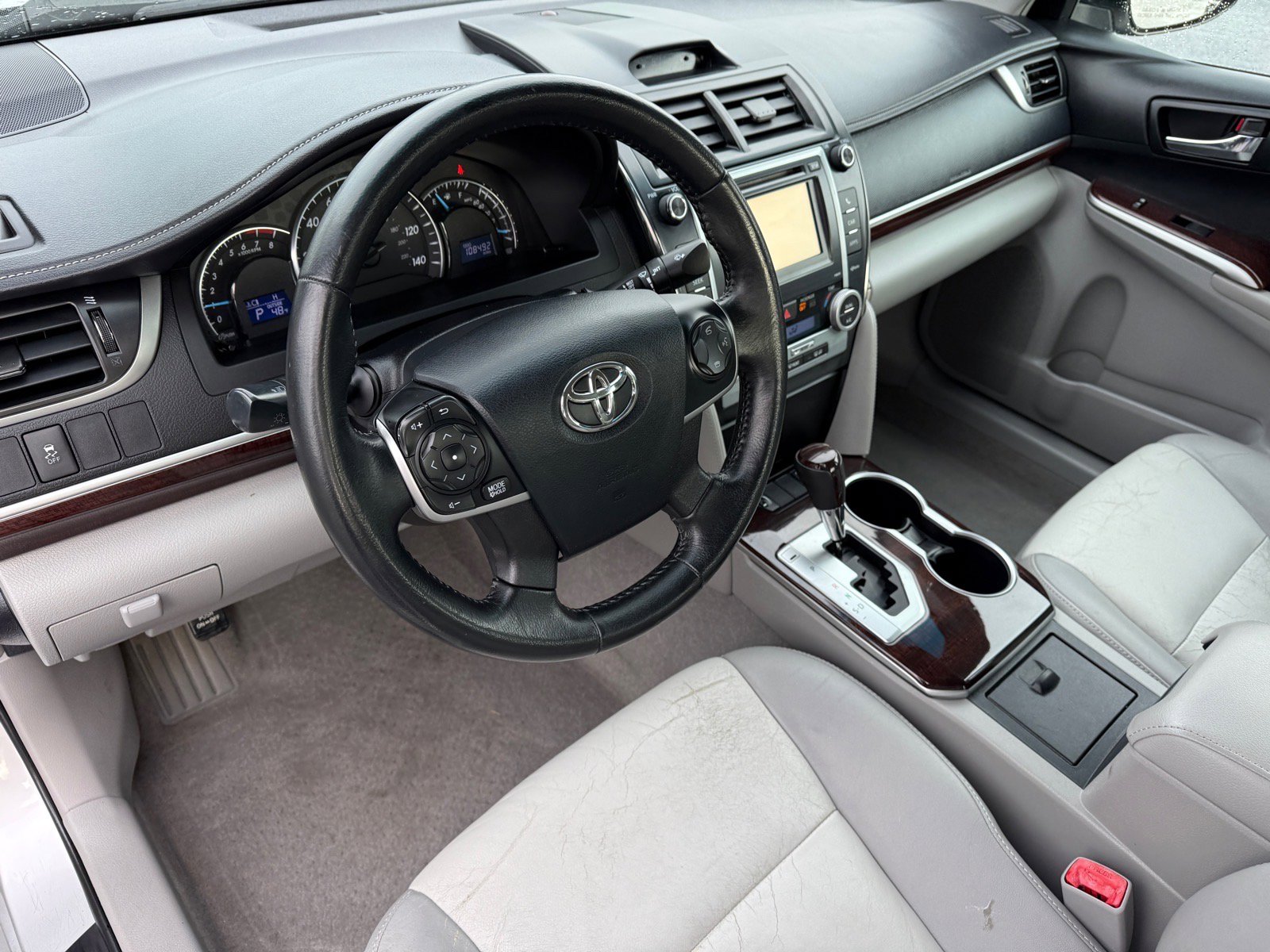 Used 2013 Toyota Camry XLE w/ Leather Pkg image 16