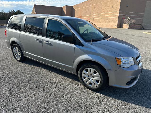 Used 2018 Dodge Grand Caravan SE w/ UConnect Hands-Free Group image 31