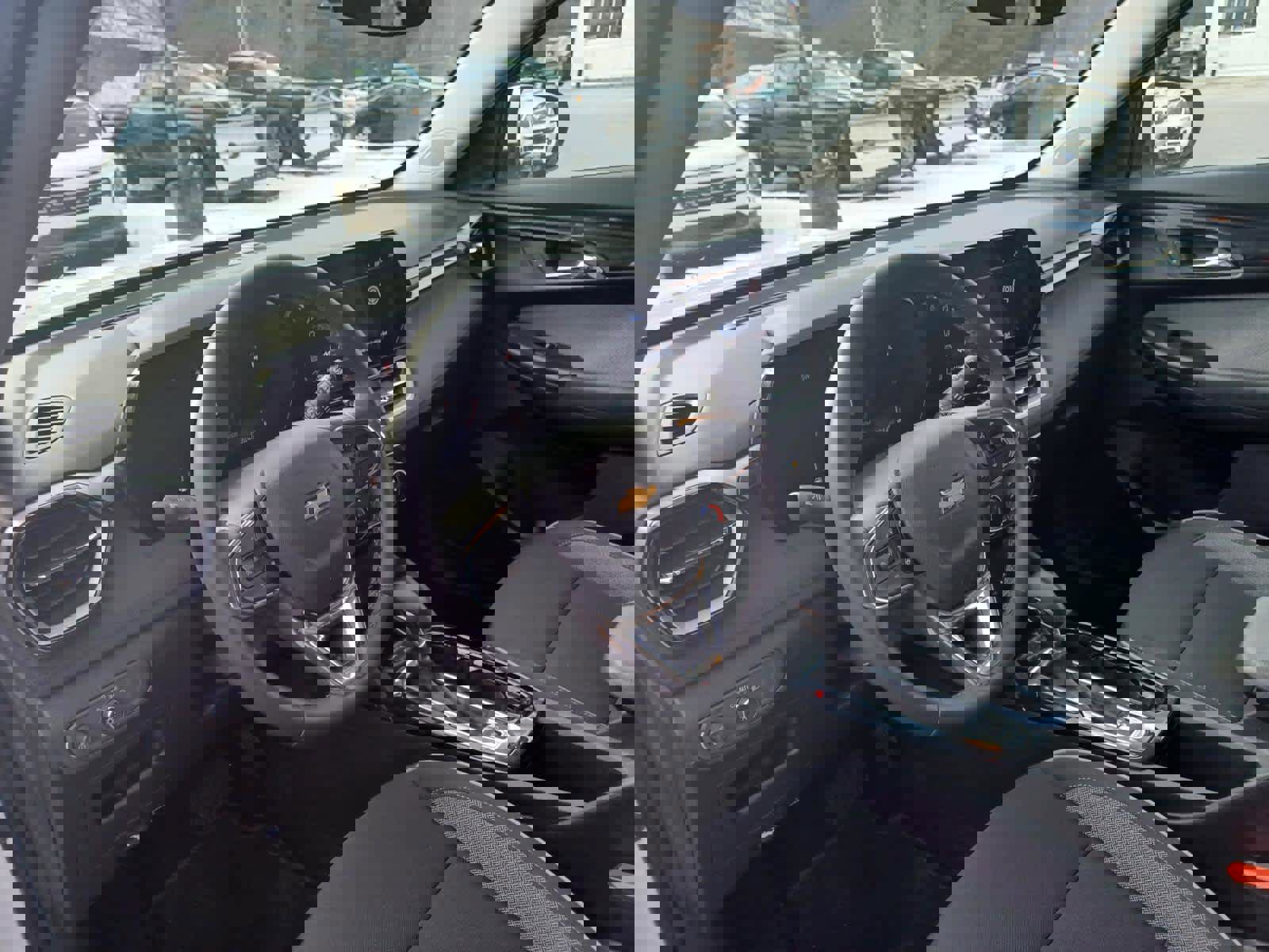 Used 2025 Chevrolet TrailBlazer LT w/ LT Cold Weather Package image 8