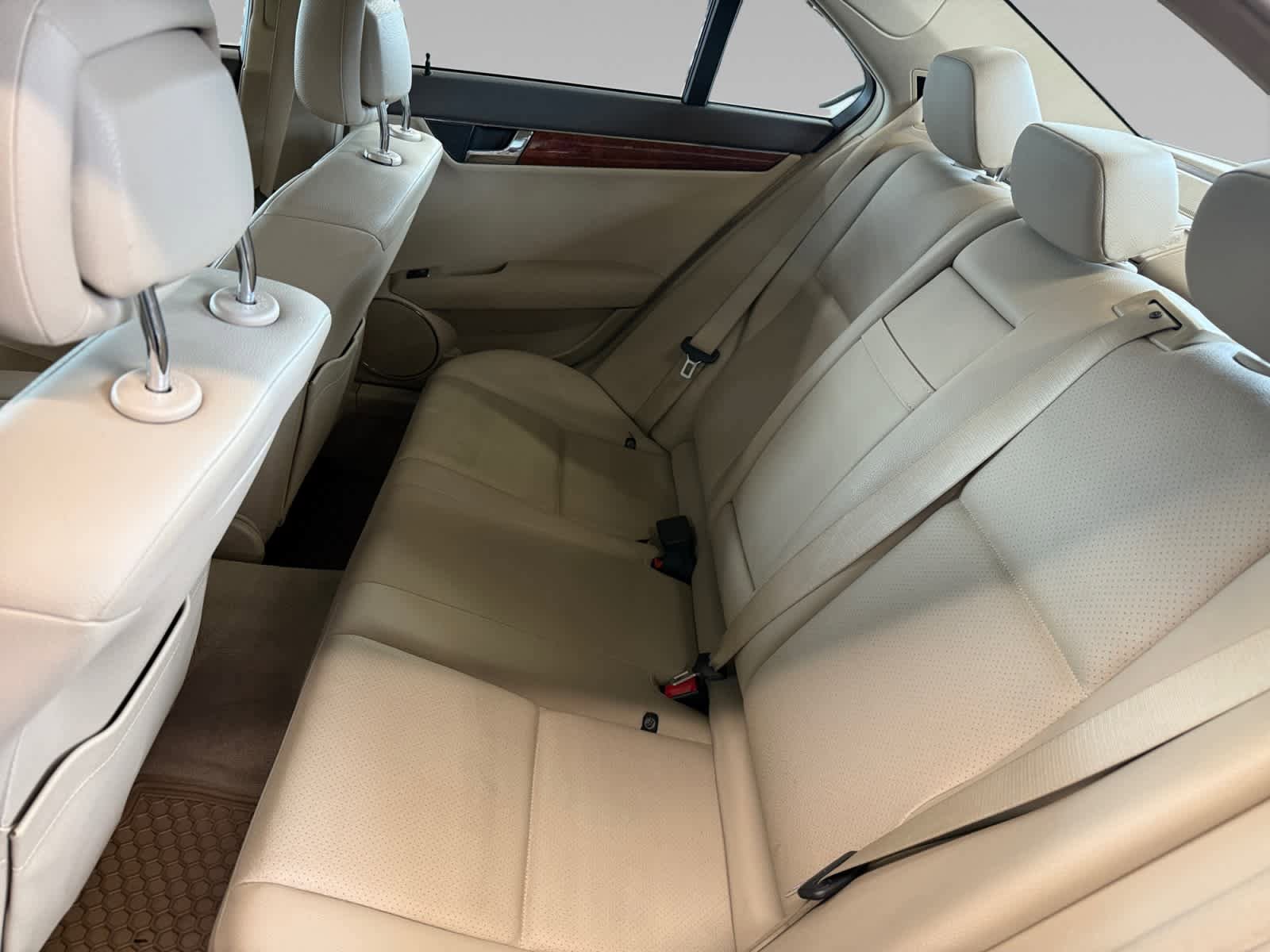 Used 2011 Mercedes-Benz C 300 4MATIC Sedan image 22