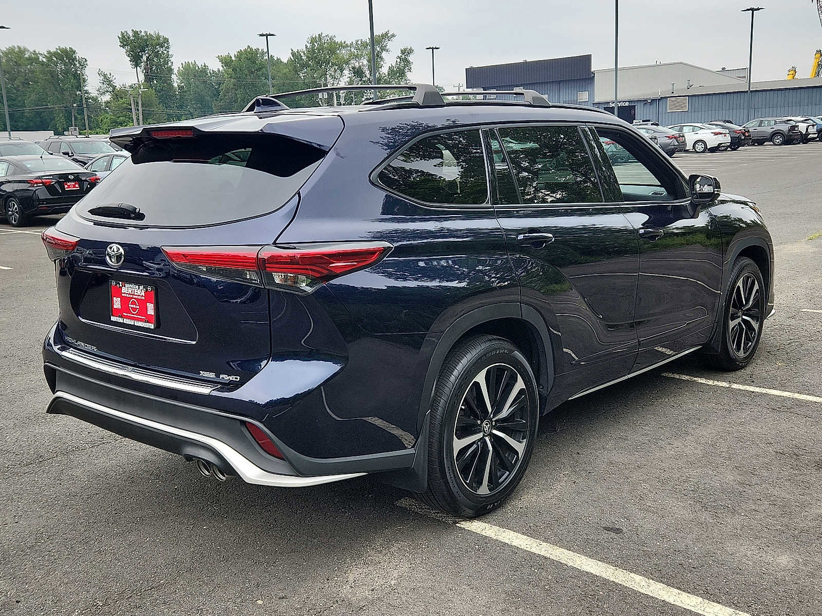 Used 2022 Toyota Highlander XSE image 4