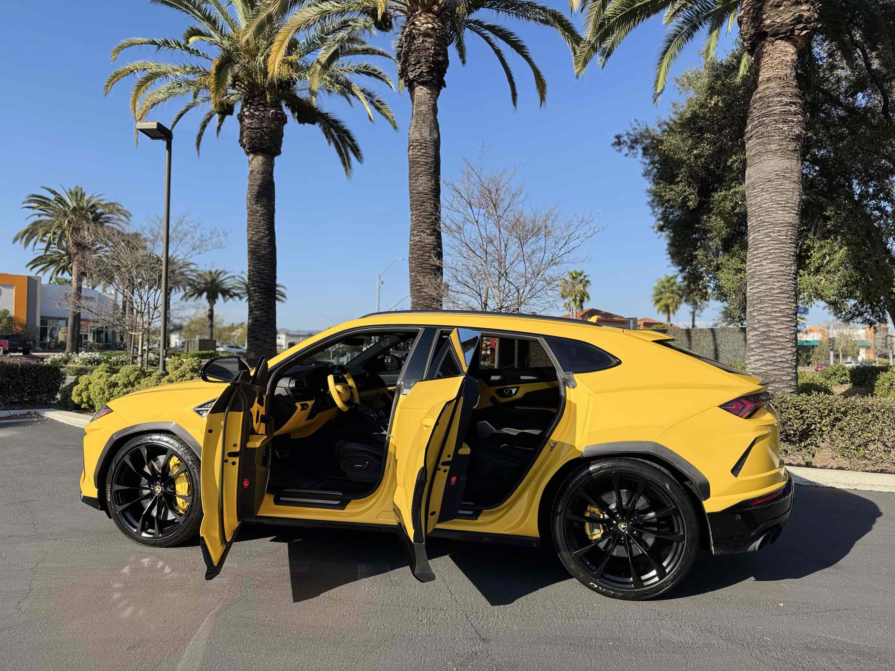 Used 2021 Lamborghini Urus image 12