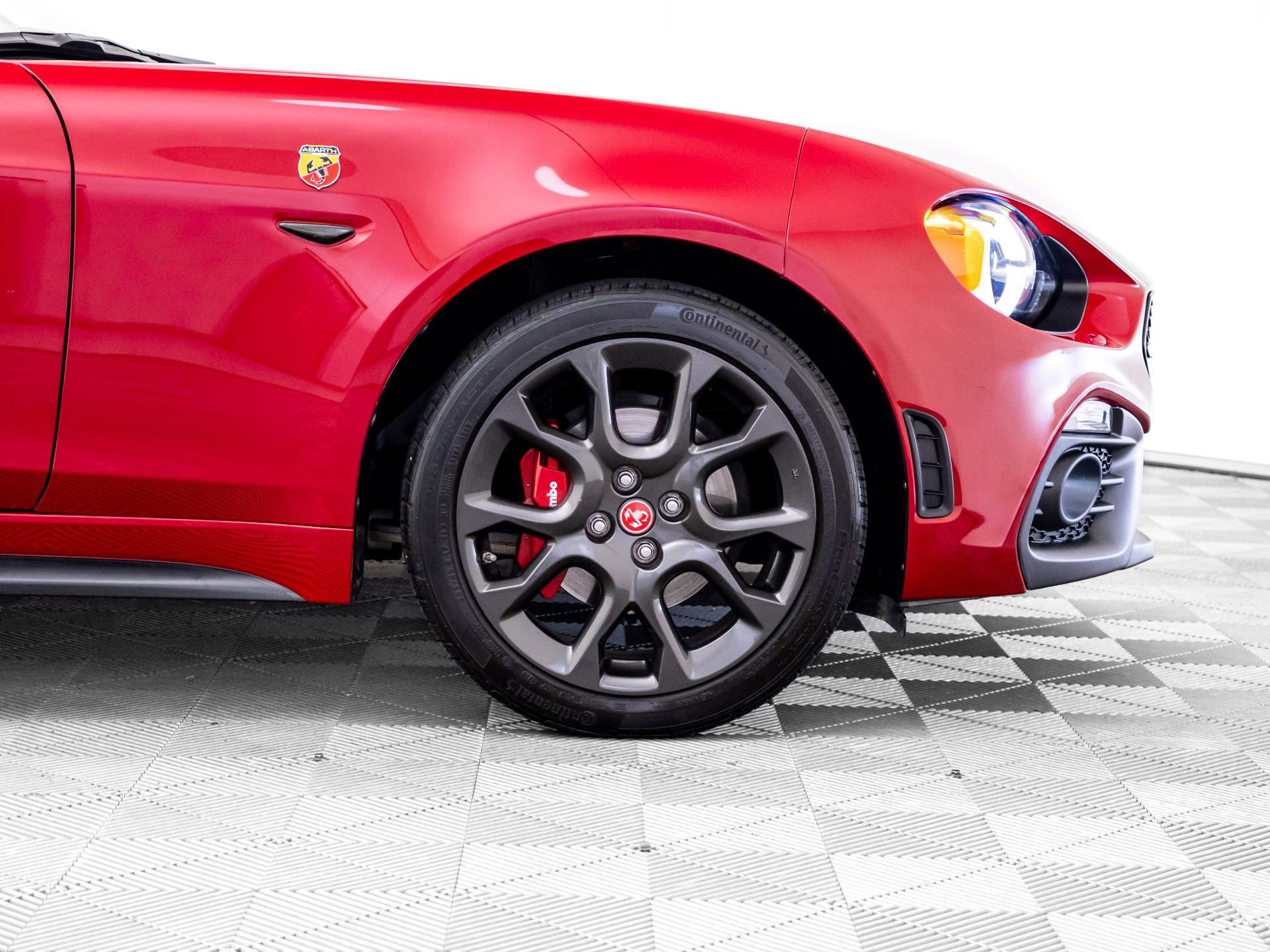 Used 2018 FIAT 124 Spider Abarth w/ Convenience Group RWD image 42