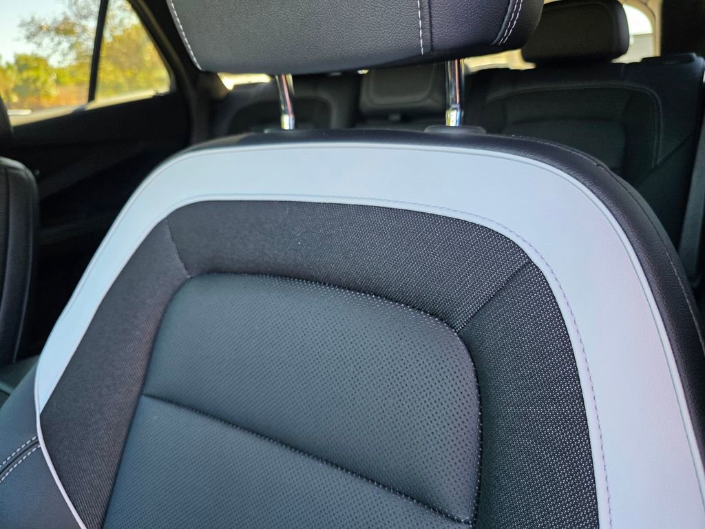 New 2025 Chevrolet Blazer EV LT image 12