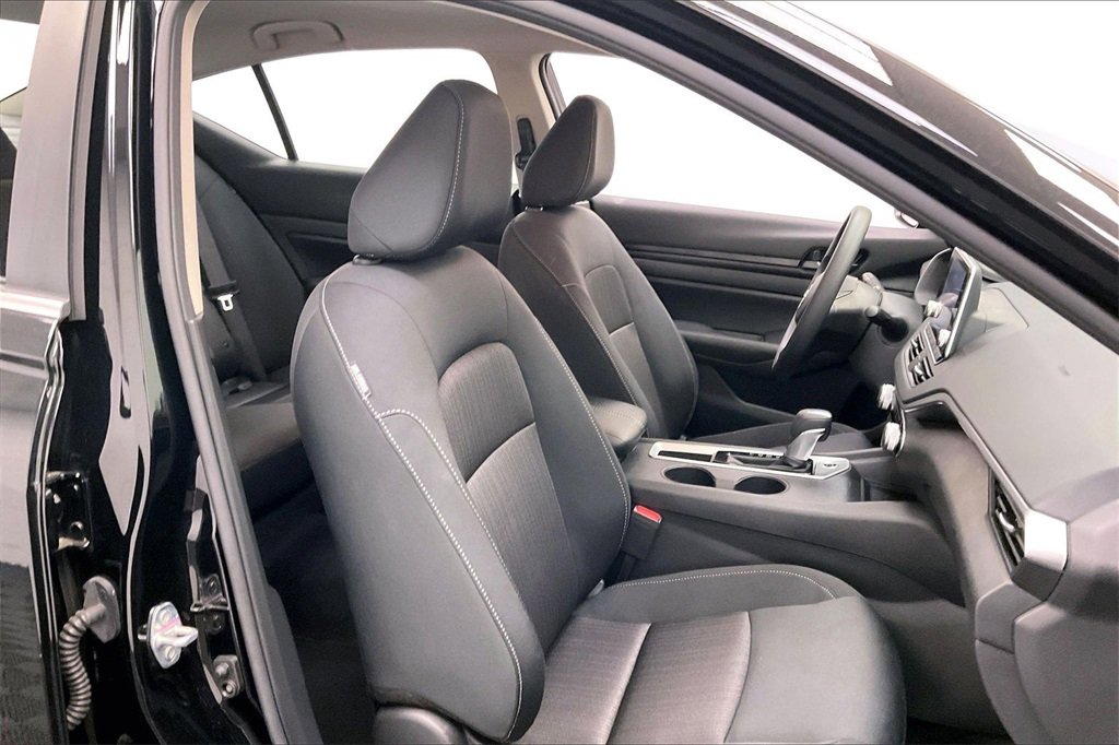 Certified 2025 Nissan Altima 2.5 S image 6