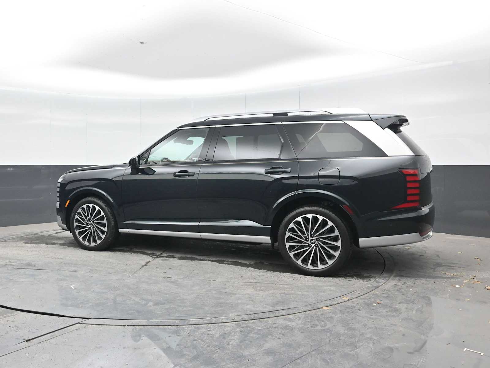 Used 2026 Hyundai Palisade Calligraphy AWD/4WD image 3