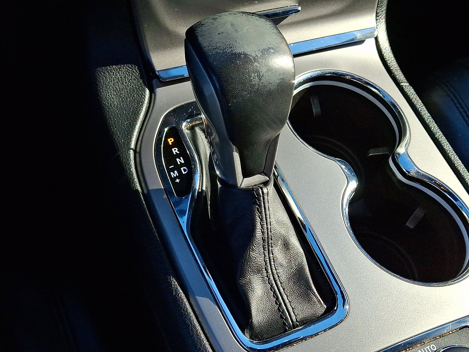 Used 2022 Jeep Grand Cherokee Laredo X image 16