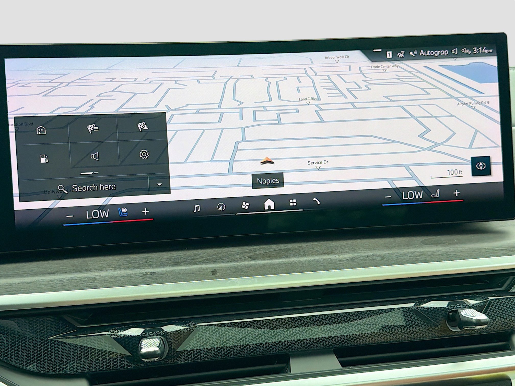 Used 2025 BMW X7 xDrive40i w/ Premium Package image 35