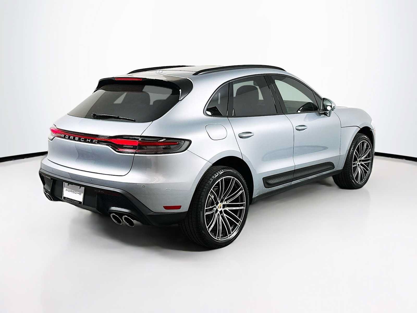 Certified 2026 Porsche Macan AWD/4WD image 9