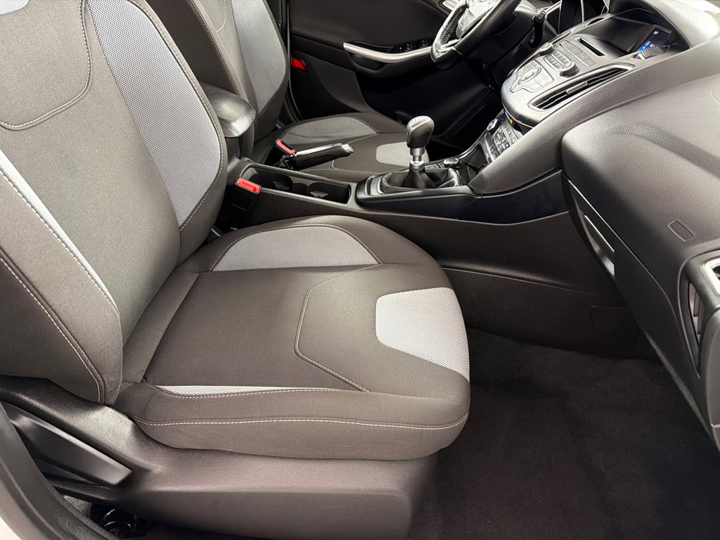 Used 2016 Ford Focus ST FWD image 23