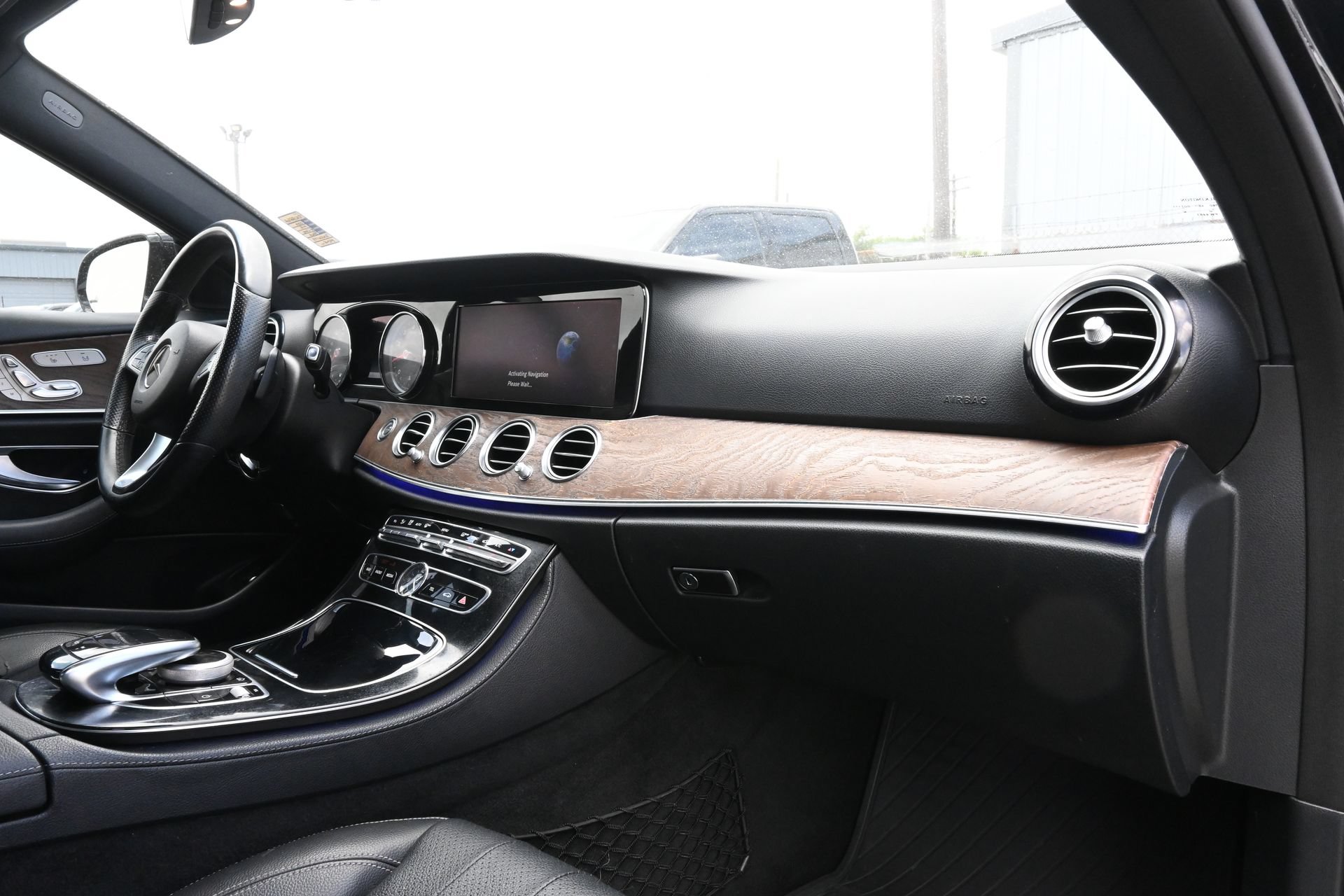 Used 2017 Mercedes-Benz E 300 image 22