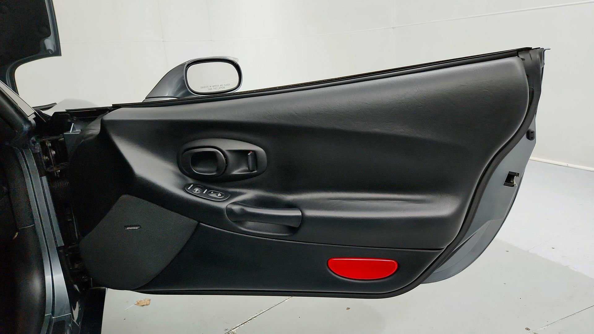 Used 2004 Chevrolet Corvette Convertible w/ Preferred Equipment Group RWD image 18