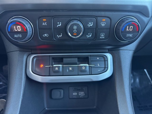 Used 2023 GMC Acadia SLT w/ Elevation Edition image 17