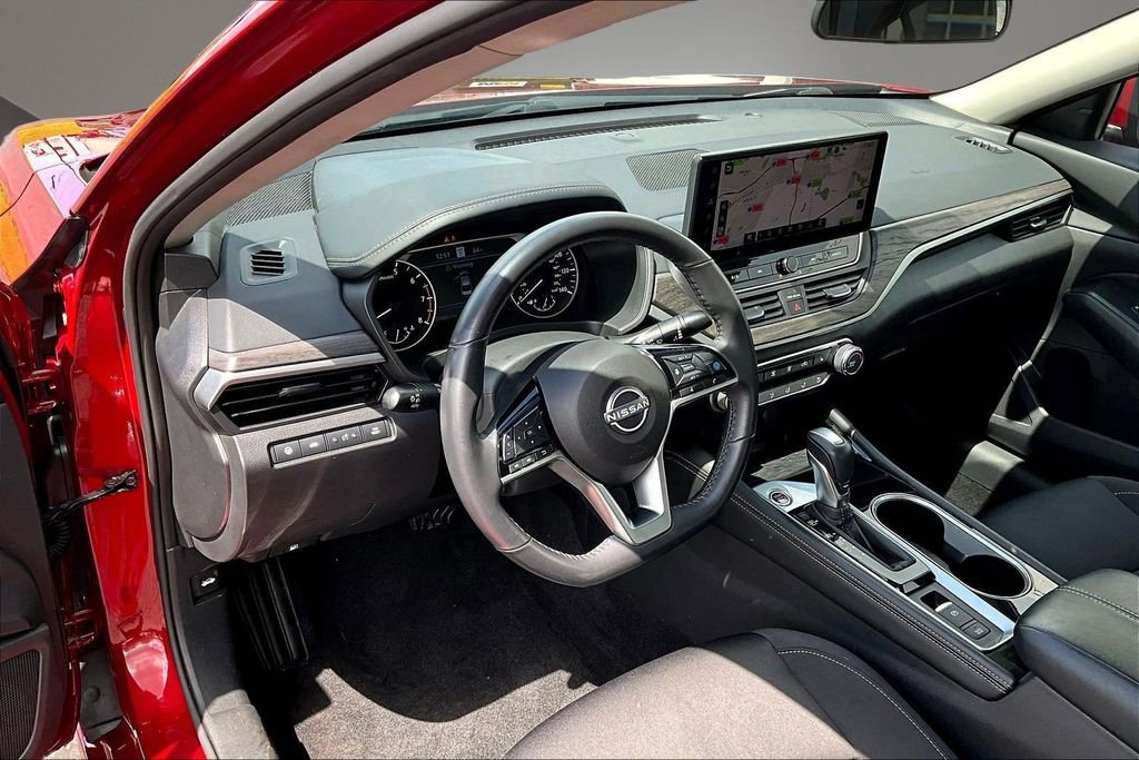 Certified 2024 Nissan Altima 2.5 SV w/ SV Premium Package AWD/4WD image 17