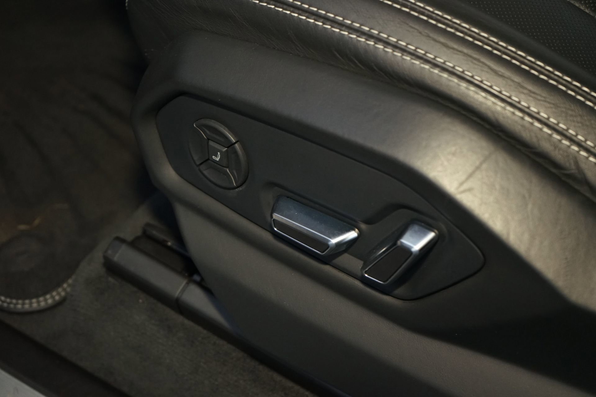 Used 2019 Lamborghini Urus image 32