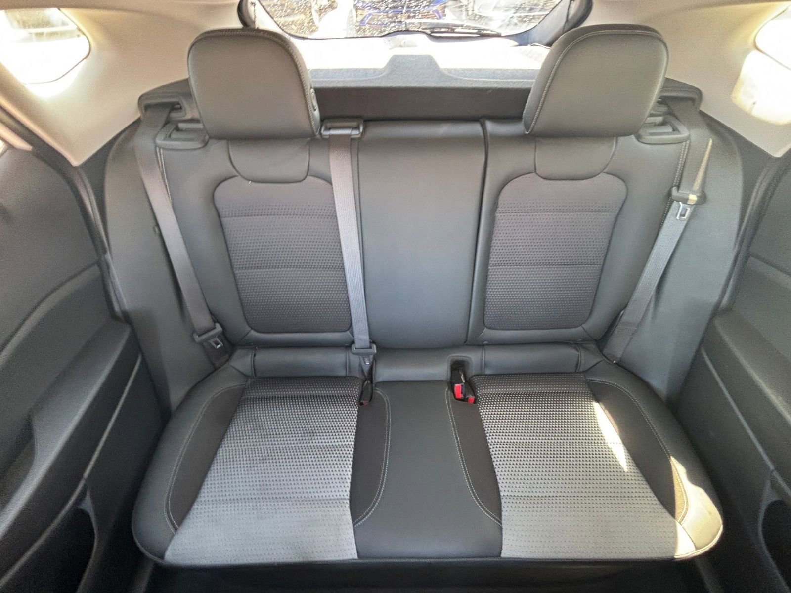 Used 2025 Nissan Versa SV FWD image 37