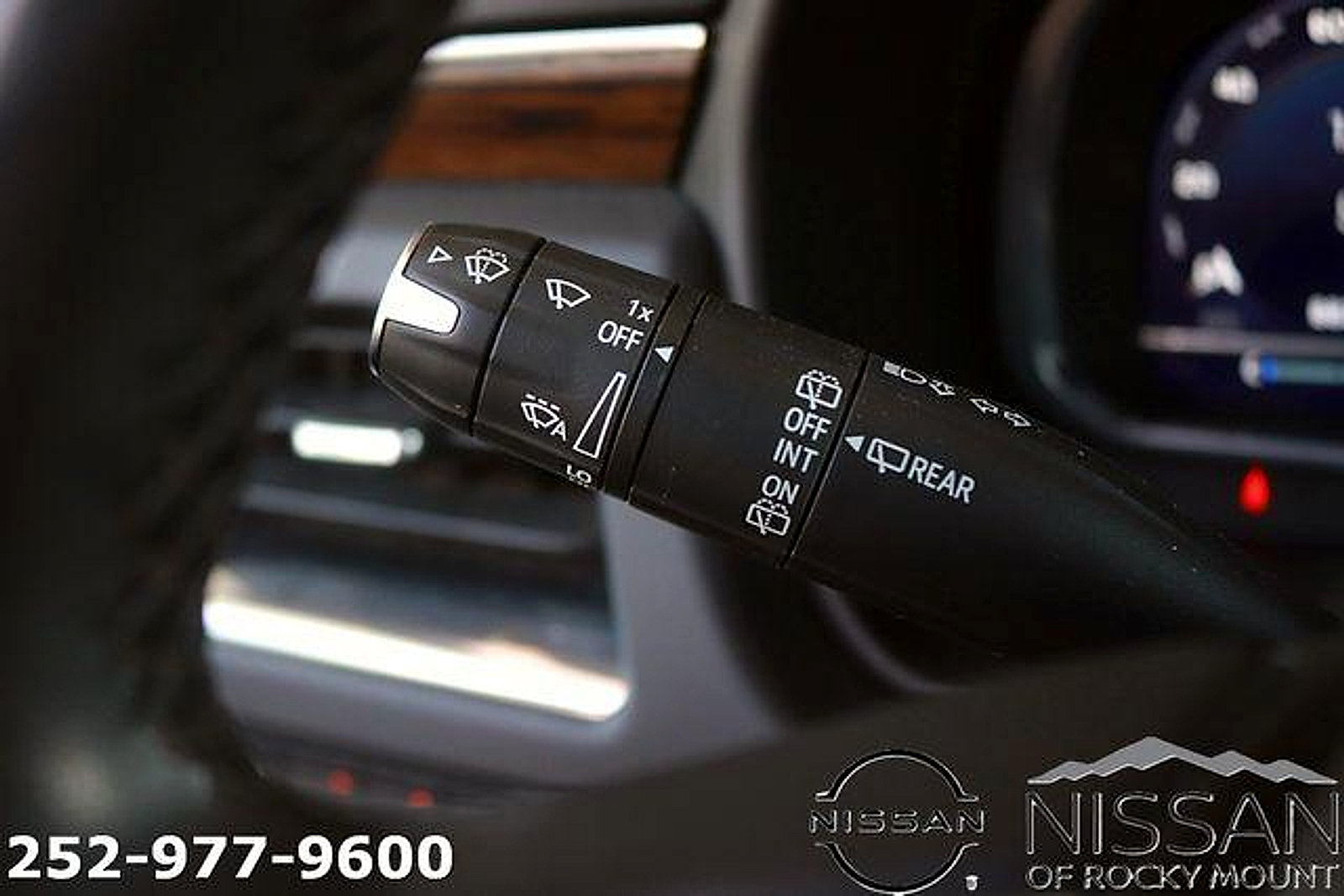 Used 2023 Chevrolet Suburban Premier RWD image 27