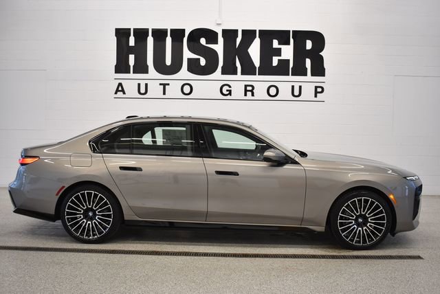 New 2026 BMW 740i xDrive w/ Premium Package AWD/4WD image 2