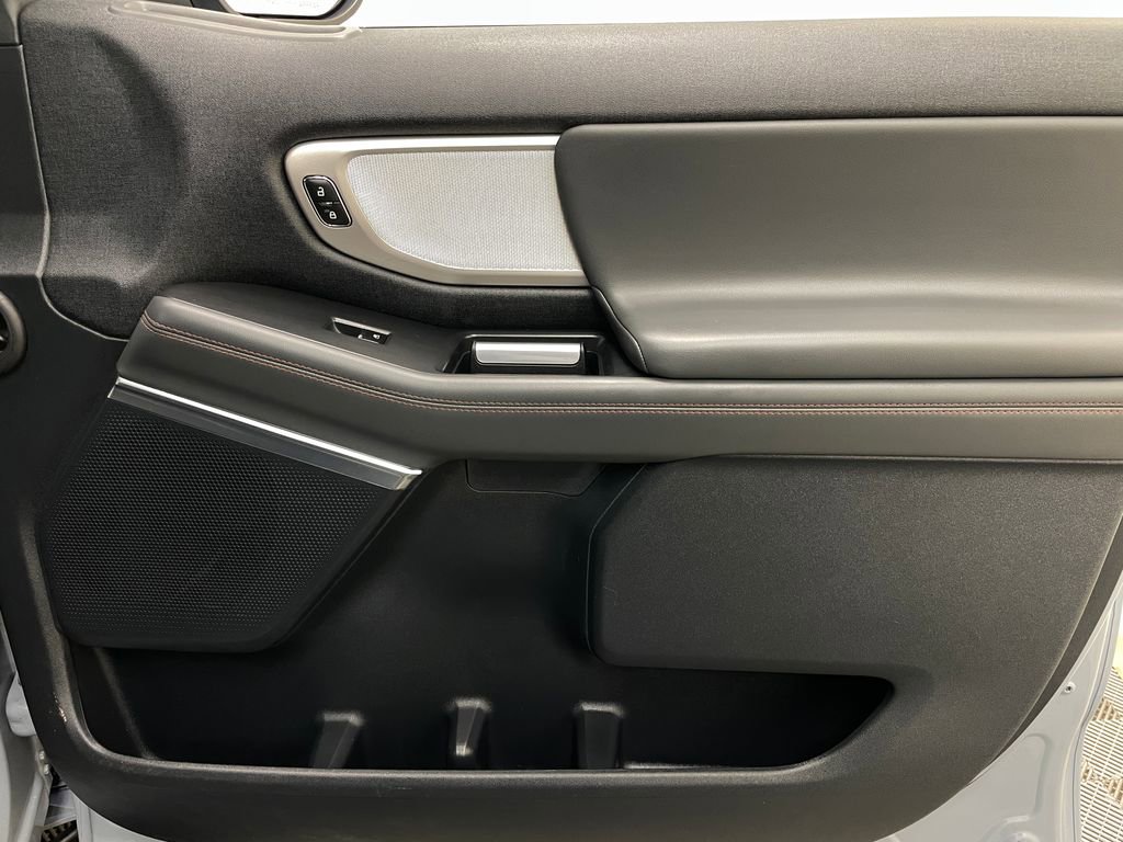 Used 2025 Ford Expedition Max Active AWD/4WD image 45