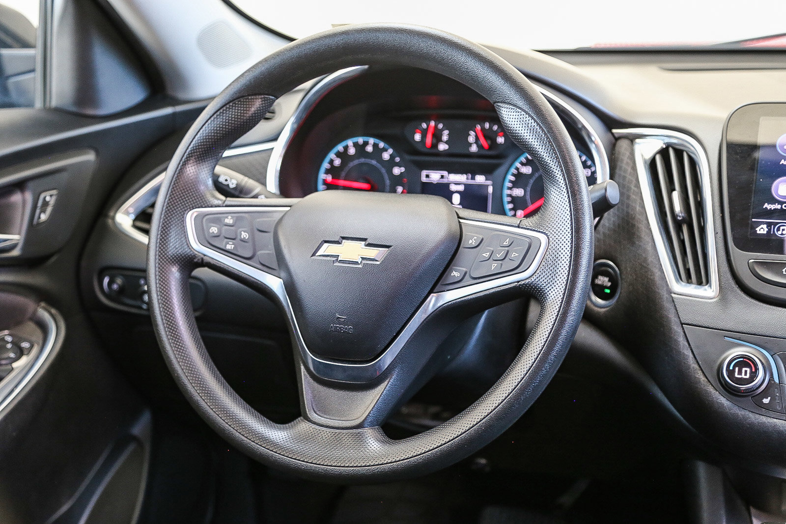 Used 2020 Chevrolet Malibu LT image 13