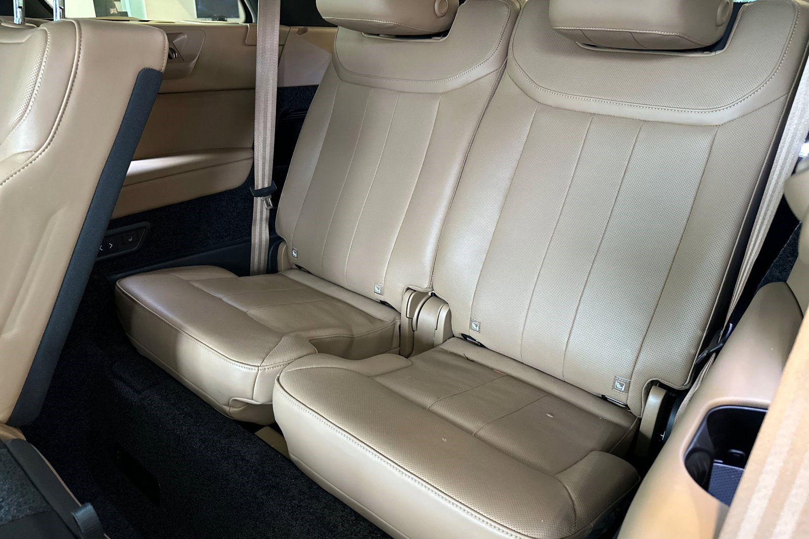 Certified 2025 Land Rover Range Rover Long Wheelbase SE image 33