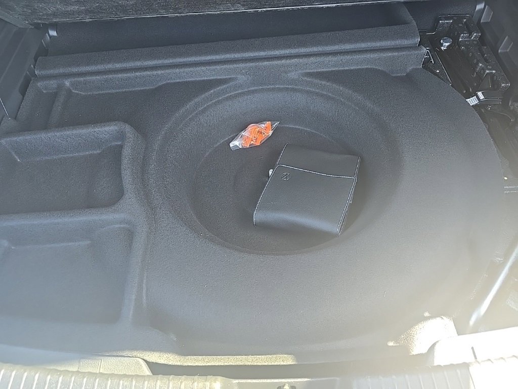 Used 2024 Volkswagen Atlas Cross Sport SE image 15