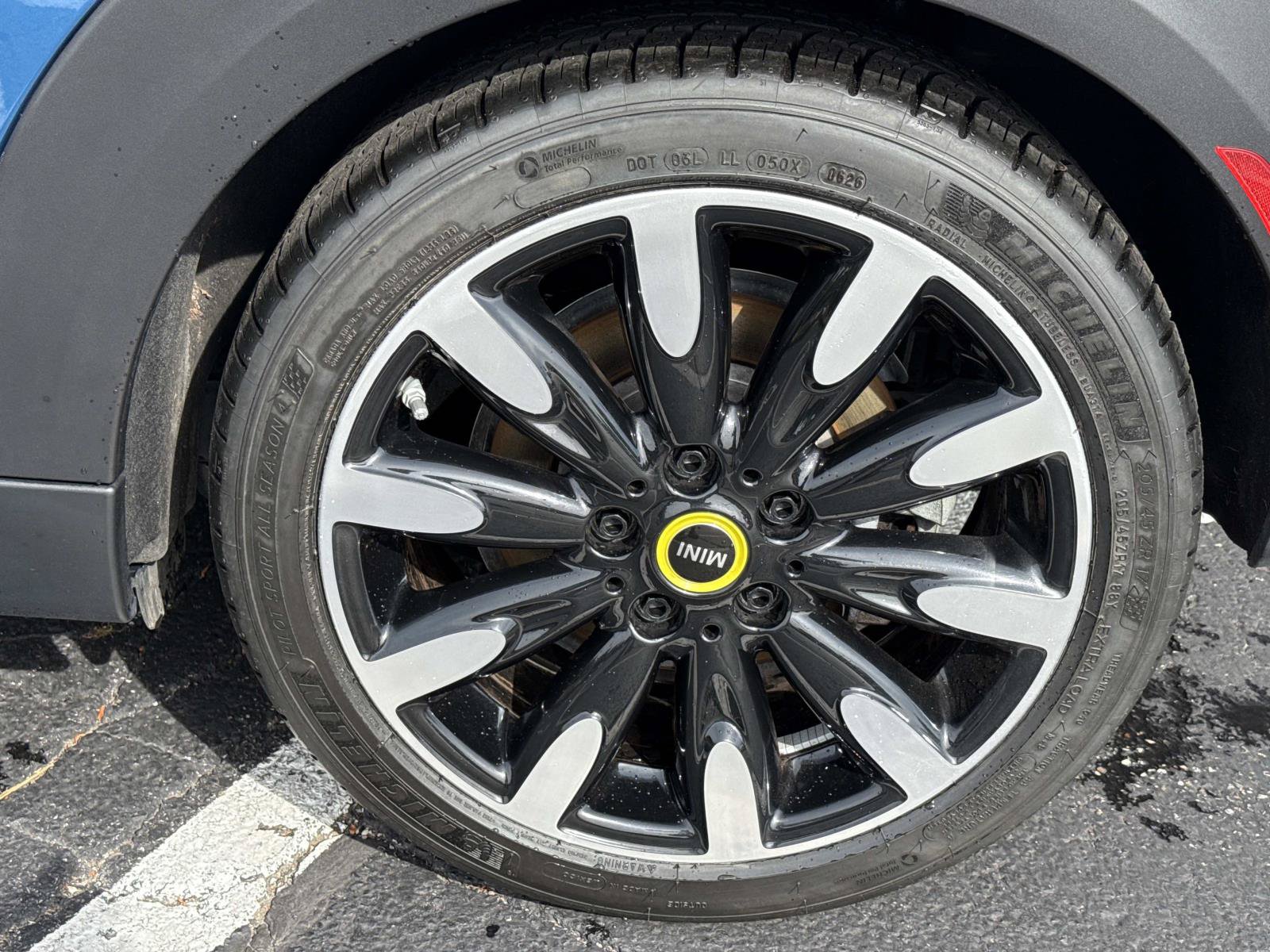 Used 2024 MINI Cooper SE FWD image 11