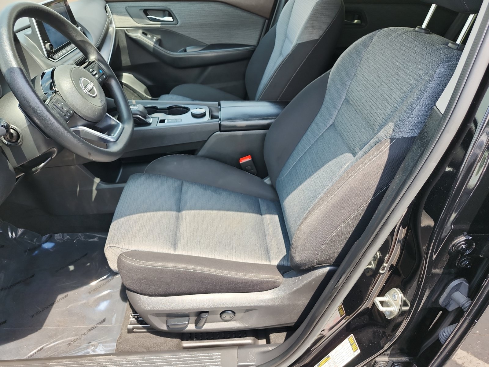Used 2023 Nissan Rogue SV AWD/4WD image 9
