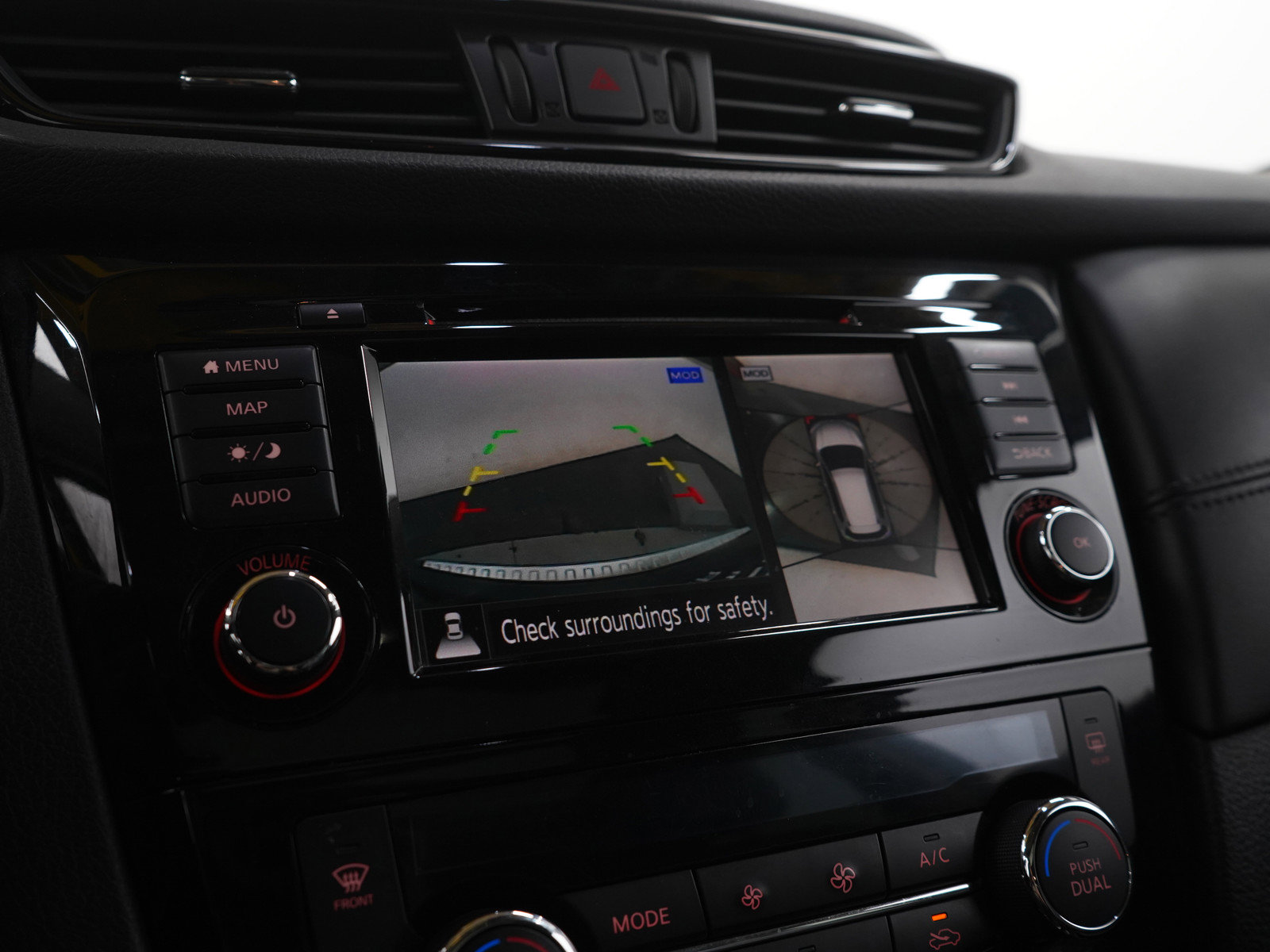 Used 2020 Nissan Rogue SL w/ Premium Package image 29