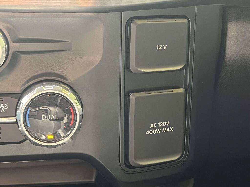 Used 2024 Ford F350 Lariat w/ Lariat Ultimate Package AWD/4WD image 28