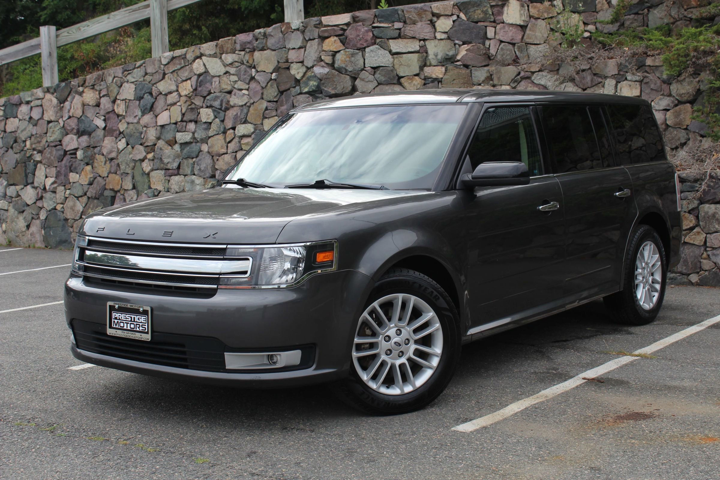 Used 2017 Ford Flex SEL w/ Equipment Group 202A image 2
