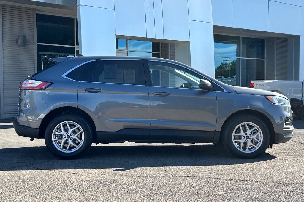 Used 2024 Ford Edge SEL AWD/4WD image 3
