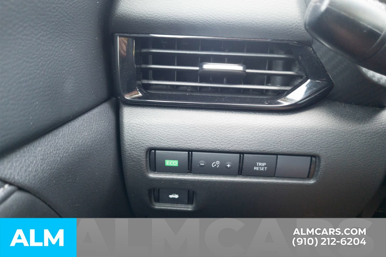 Used 2024 Nissan Sentra SV FWD image 17