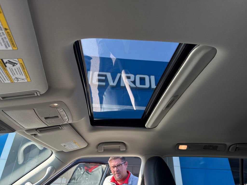 Used 2024 Nissan Armada SL w/ Cargo Package image 27