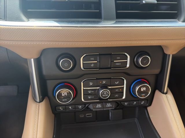 Used 2021 Chevrolet Suburban Premier RWD image 24