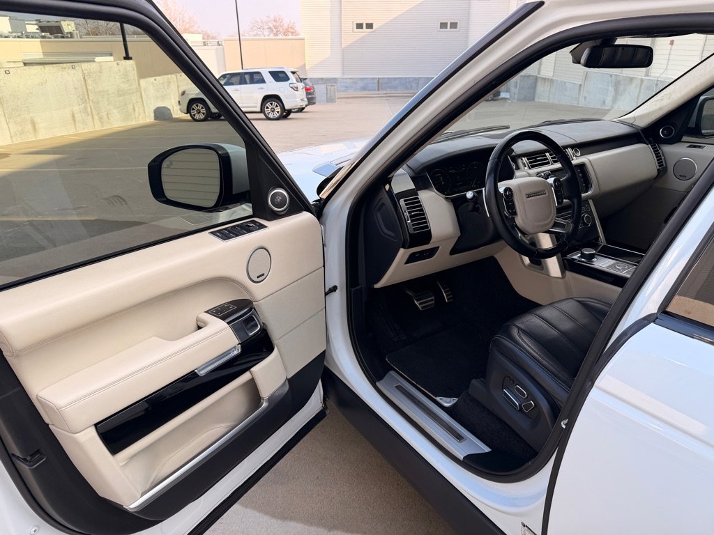 Used 2014 Land Rover Range Rover Autobiography image 9