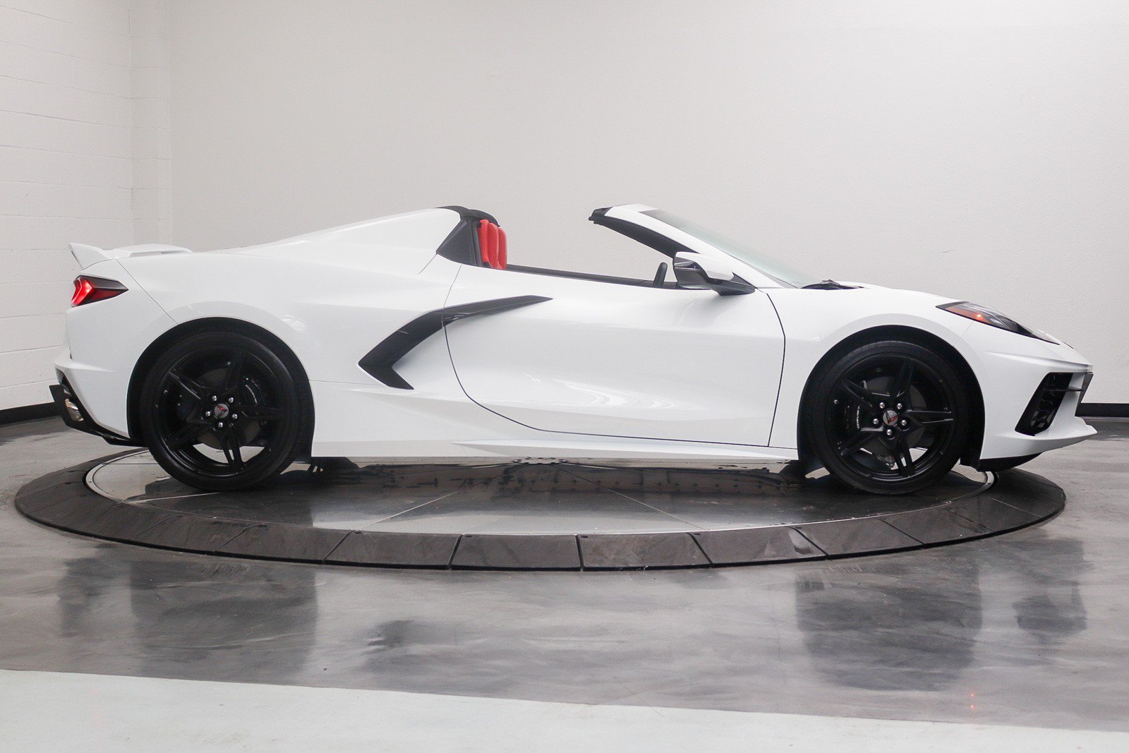 Used 2021 Chevrolet Corvette Stingray Convertible w/ 1LT RWD image 14