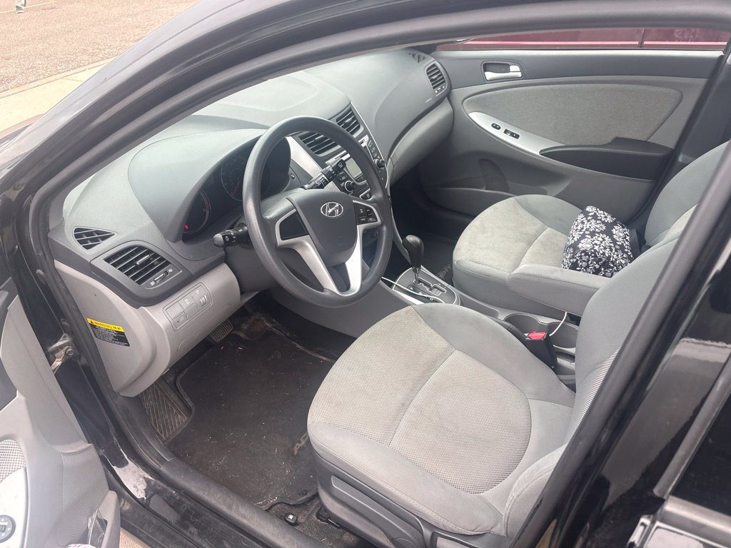 Used 2013 Hyundai Accent GS FWD image 10