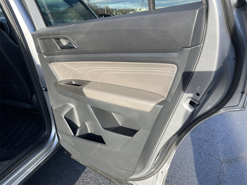 Used 2022 Volkswagen Atlas Cross Sport SE image 23