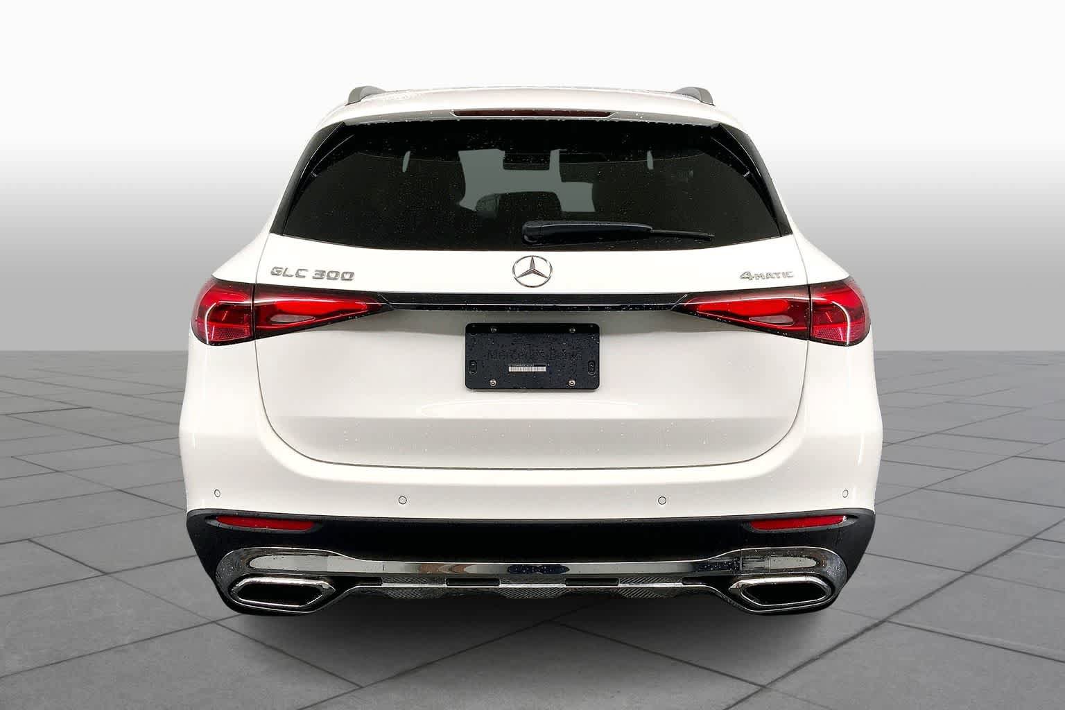 Used 2025 Mercedes-Benz GLC 300 4MATIC image 5