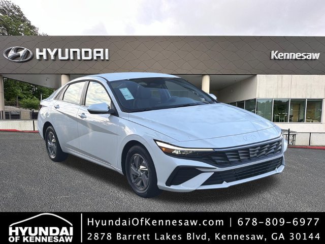 New 2026 Hyundai Elantra SE FWD image 1
