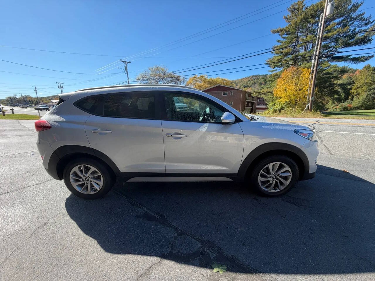 Used 2017 Hyundai Tucson SE Plus AWD/4WD image 3