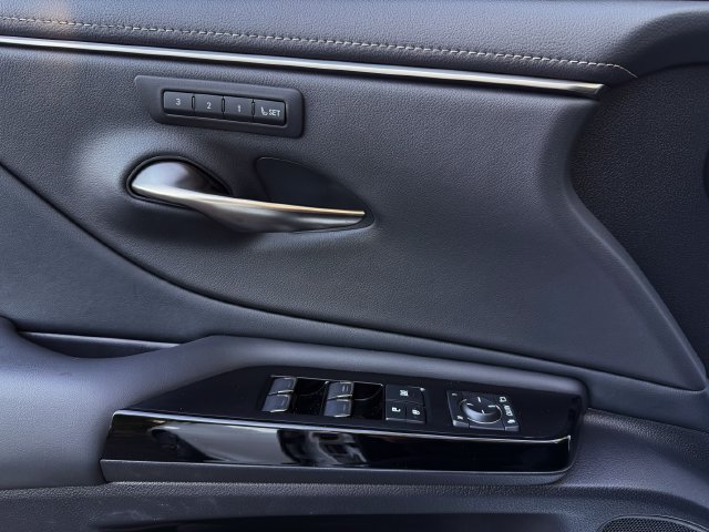 Certified 2024 Lexus ES 350 w/ Premium Package FWD image 19