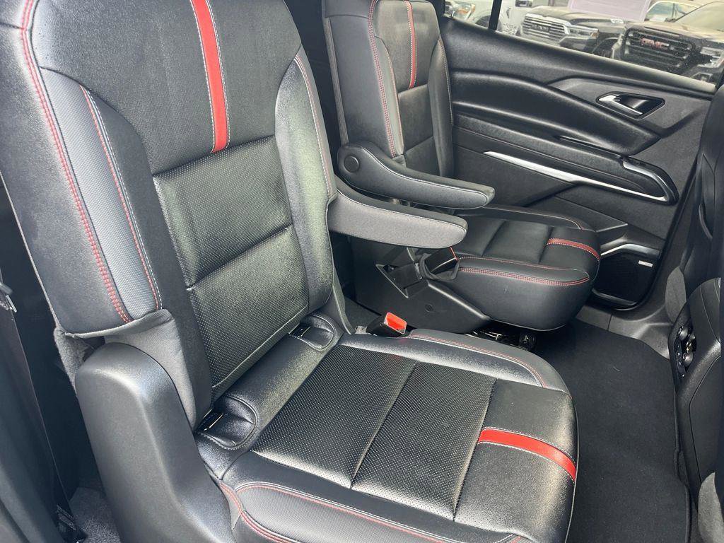 Used 2025 Chevrolet Traverse RS AWD/4WD image 28