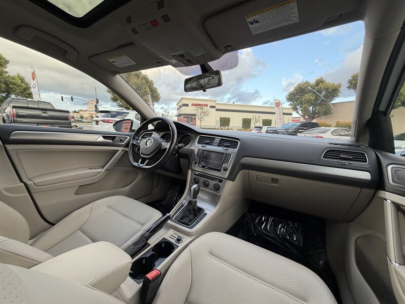 Used 2017 Volkswagen Golf SE FWD image 35