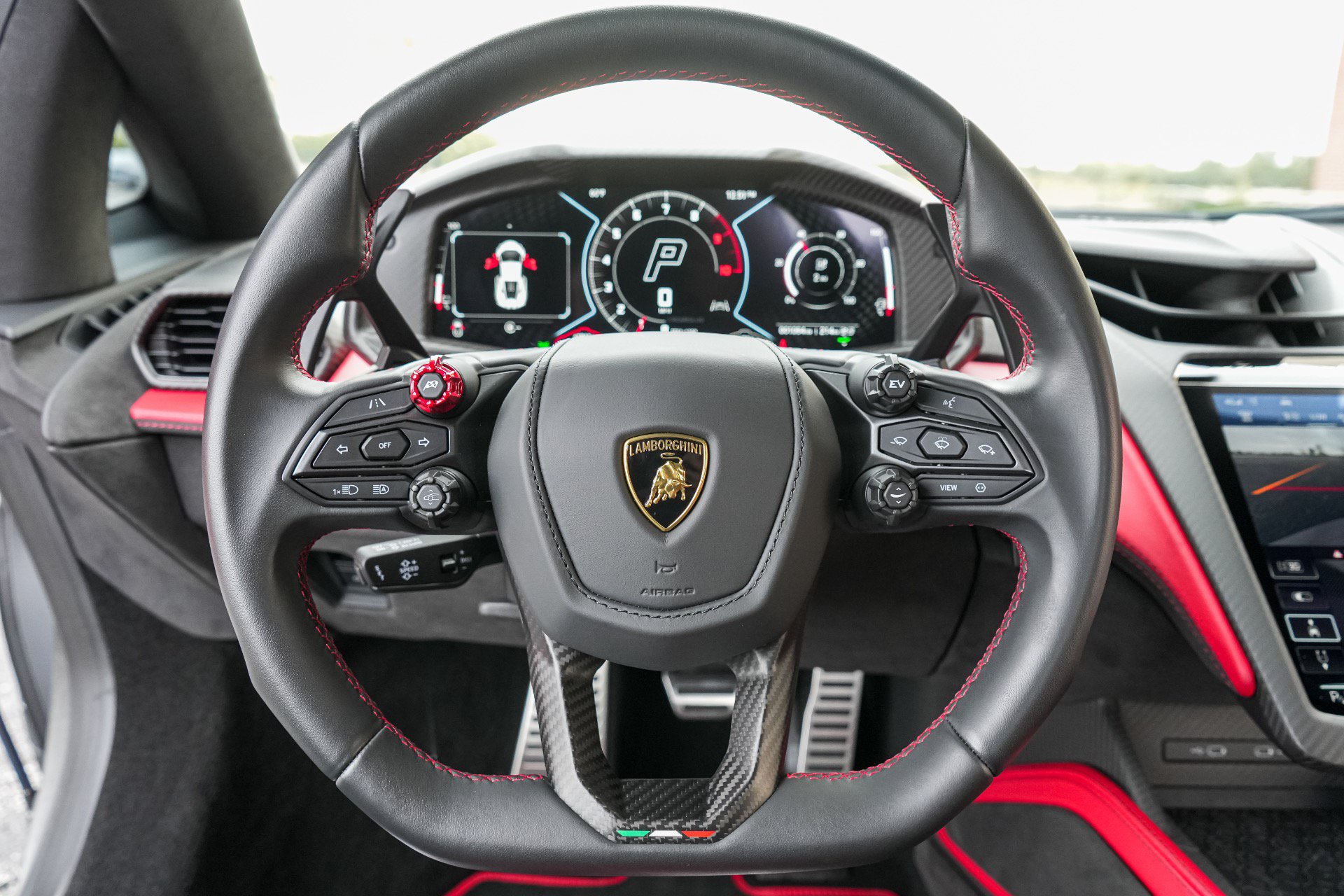 Used 2025 Lamborghini Revuelto AWD/4WD image 36