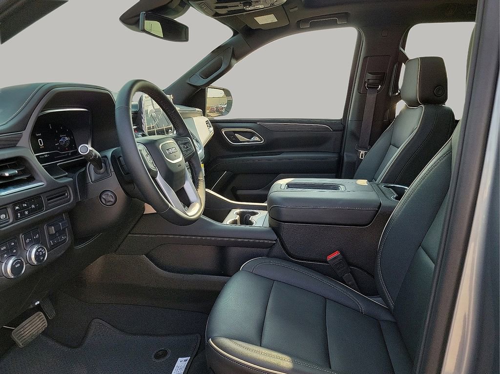 Used 2024 GMC Yukon XL SLT w/ SLT Premium Package image 6
