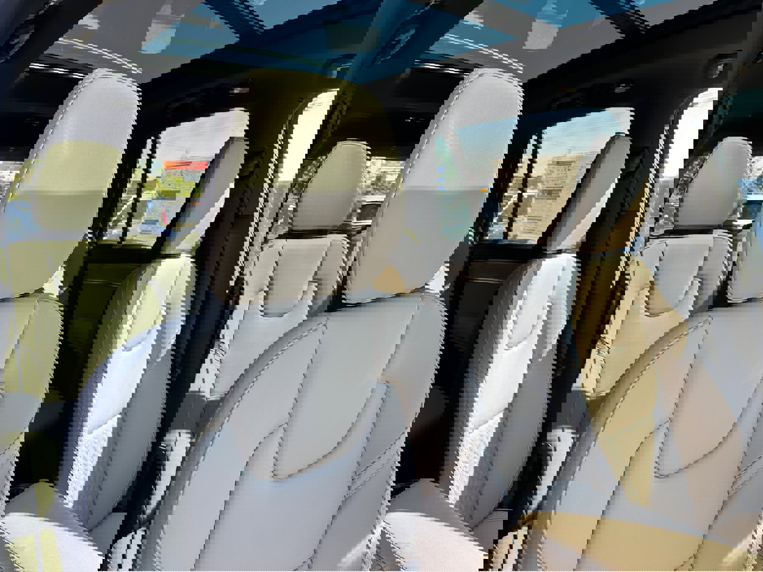 New 2026 Volvo XC90 B6 Plus w/ Protection Package Premier image 10